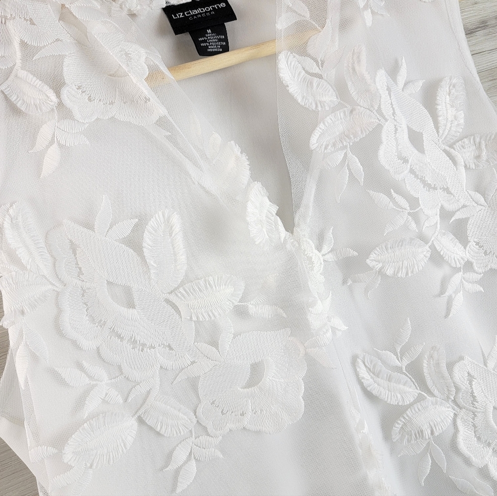 Liz Claiborne Career White Floral Lace Sleeveless Deep VNeck Blouse Size Medium - Picture 7 of 16